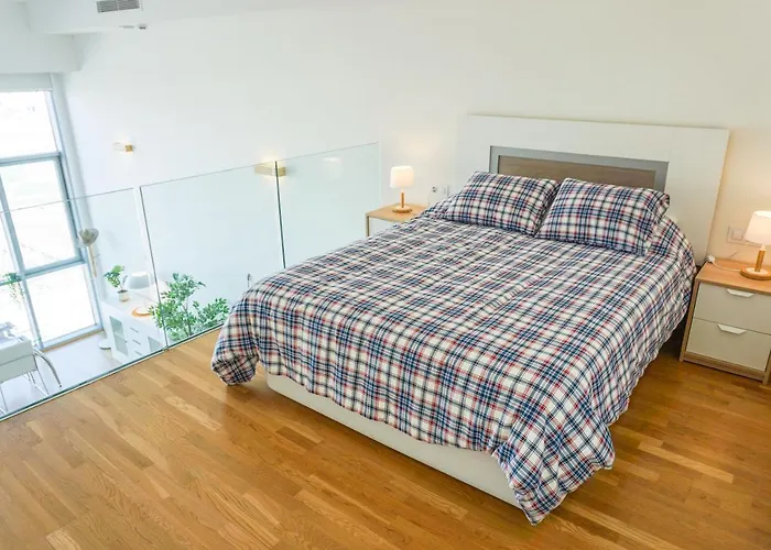Apartamento Loft Duplex Con Parking Gratis * فالنسيا